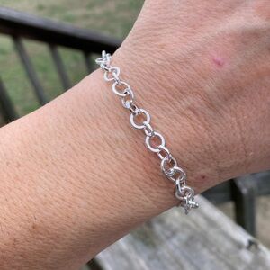 Circle chain link bracelet silver plated 7.25 inch